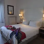 Uhainak Hotel 3*