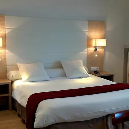 Uhainak Hotel 3*