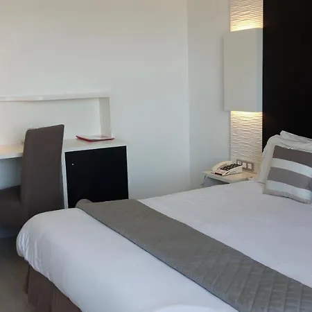 Uhainak Hotel