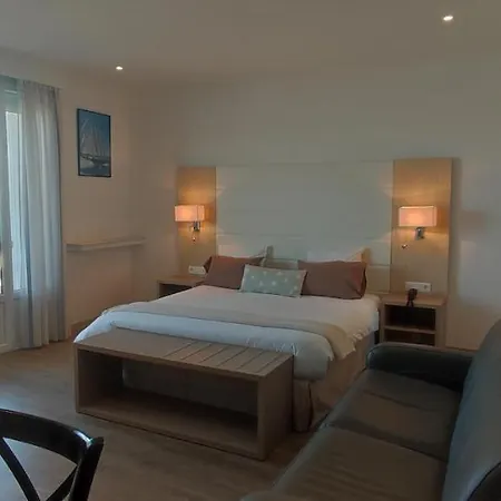 Hotel Uhainak 3*