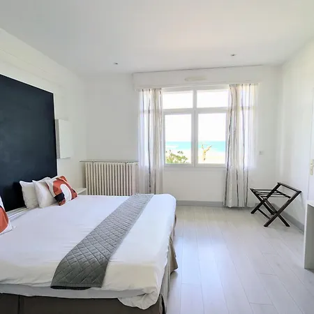 Uhainak Hotel 3*