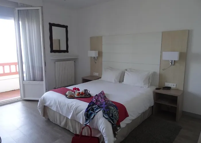Uhainak Hotel 3*