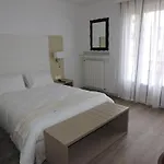 فندق Uhainak أُنْداي