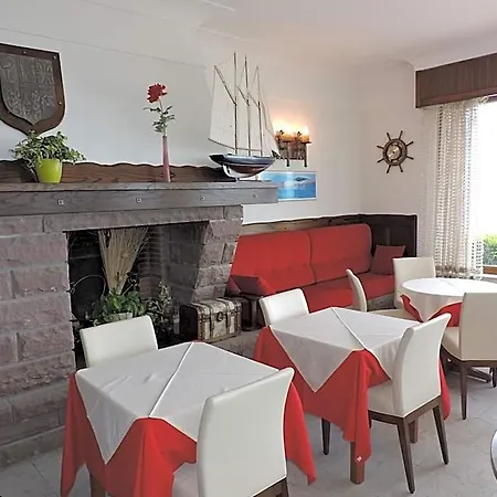 Uhainak Hotel 3*