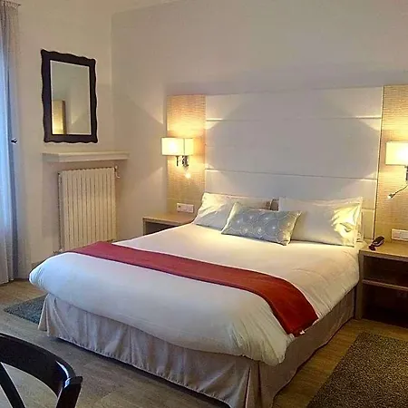 Hotel Uhainak 3*