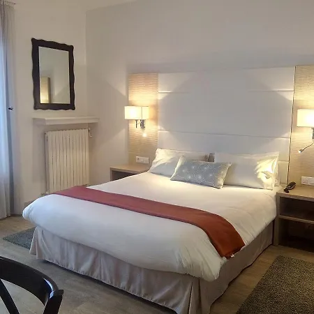 Hotel Uhainak 3*
