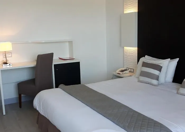 Uhainak Hotel