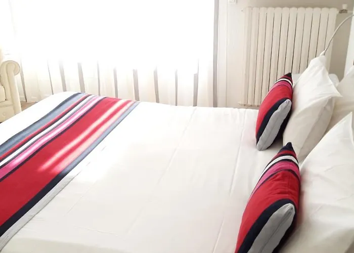 Uhainak Hotel 3*