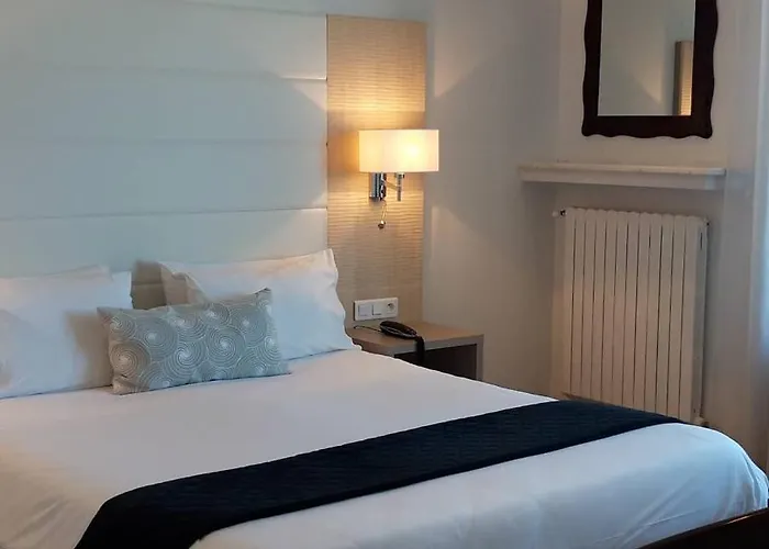Uhainak Hotel