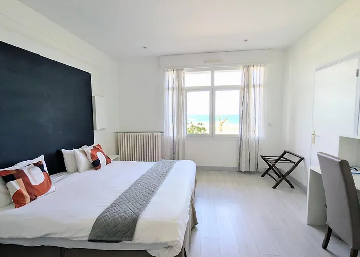 Uhainak Hotel 3*