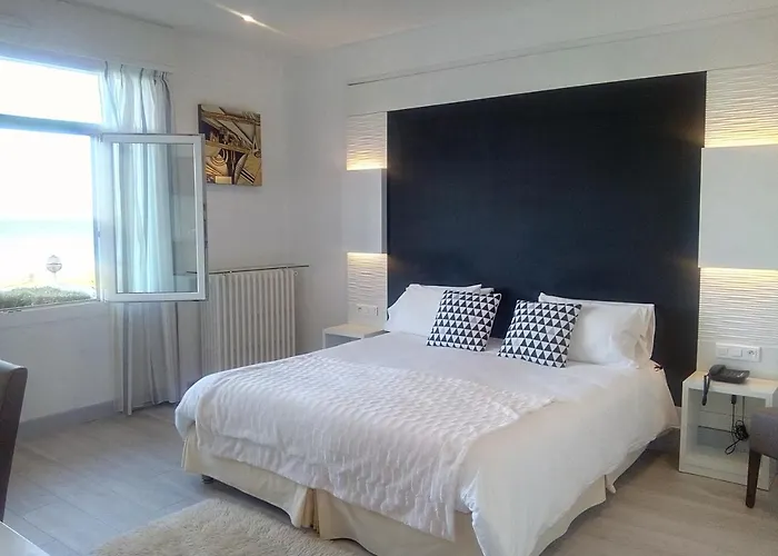 Uhainak Hotel 3*